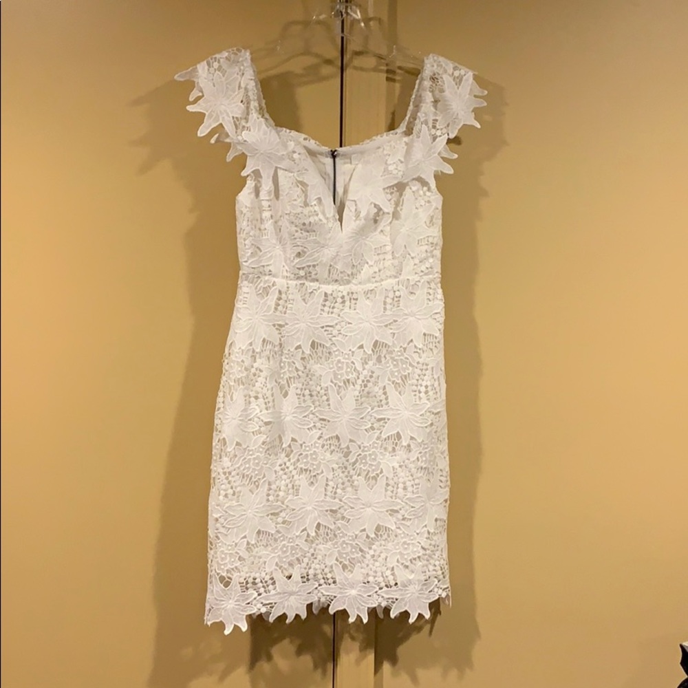 Beautiful white ASTR dress